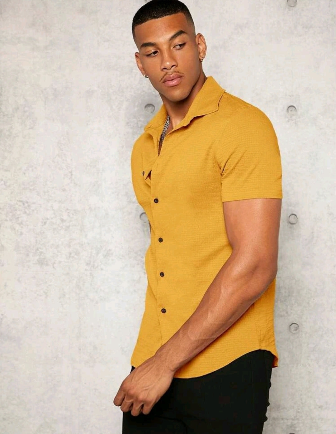 MODERN FIT PLAIN SHORT SLEEVE SHIRT