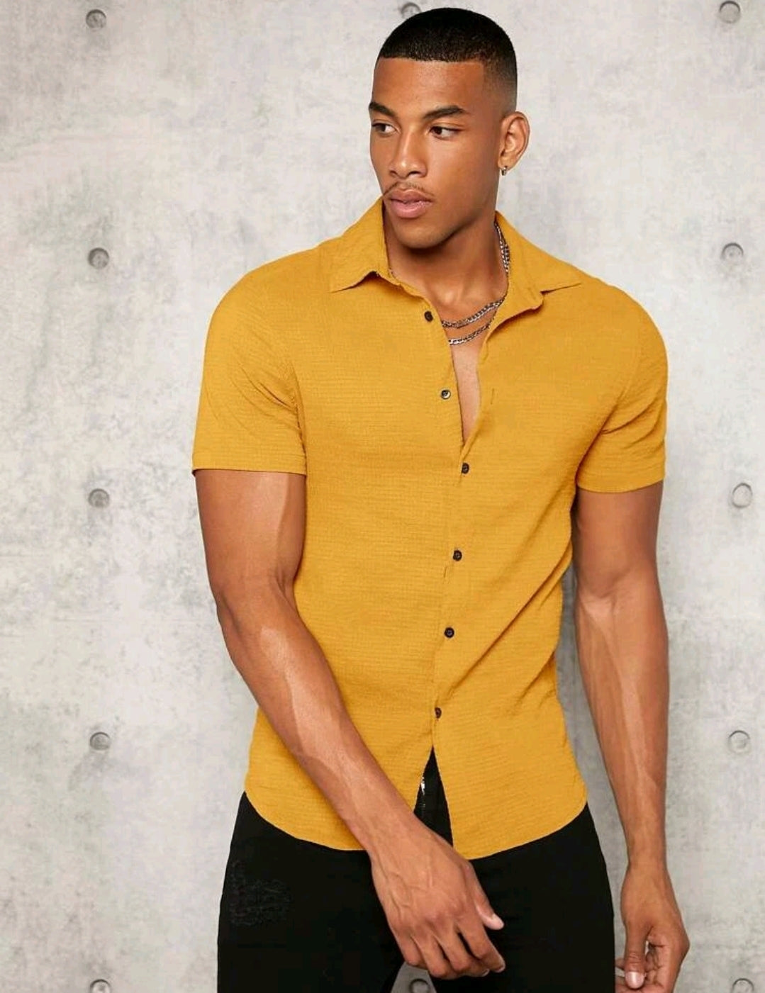 MODERN FIT PLAIN SHORT SLEEVE SHIRT