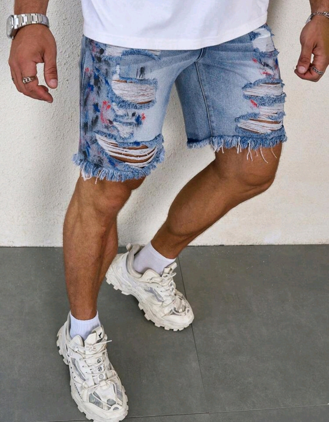 MEN DISTRESSED DENIM SHORT WITH POCKETS